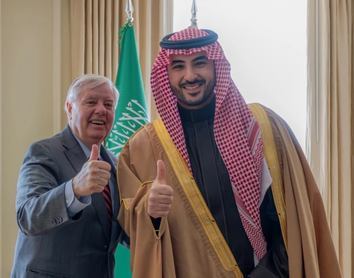تفاصيل لقاء وزير الدفاع الأمير "خالد بن سلمان" مع السيناتور الأمريكي  ليندسي غراهام