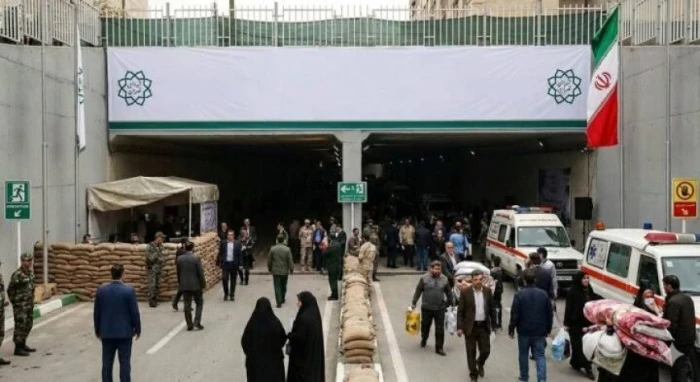 إيران تفعّل خطة طوارئ في طهران وتحول المترو ومواقف السيارات إلى ملاجئ