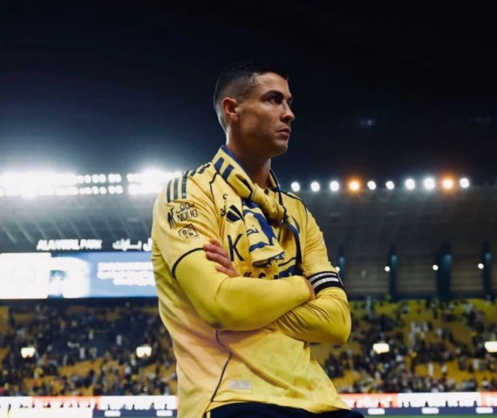 سكاي سبورت: مسؤولون كبار في الدوري السعودي  لكريستيانو : أرجوك توقف عن الإضراب .. هناك مباراة مهمة يوم الجمعة ونريدك أن تلعب