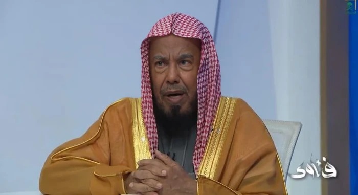 هل الأفضل للمسافر المعتمر إذا وصل مكة الإفطار أو إتمام الصيام عند أداء العمرة؟.. عبدالله المطلق يجيب