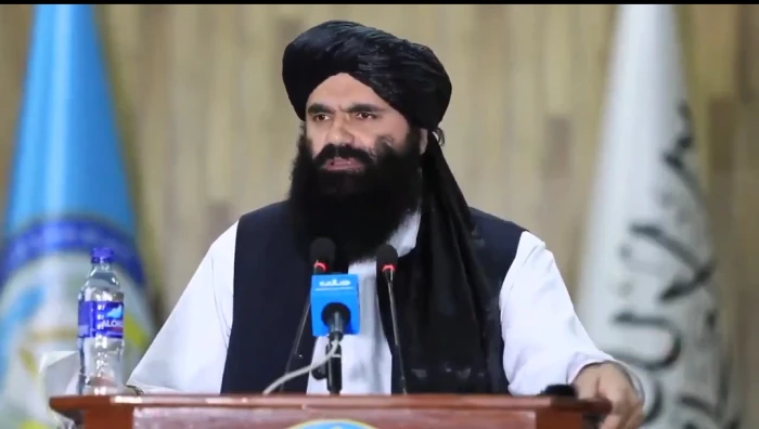 بالفيديو.. وزير الداخلية الأفغاني يهدد باكستان :"إذا قرر شيوخنا اتخاذ إجراءات حاسمة فلن يبقى لكم أثر"