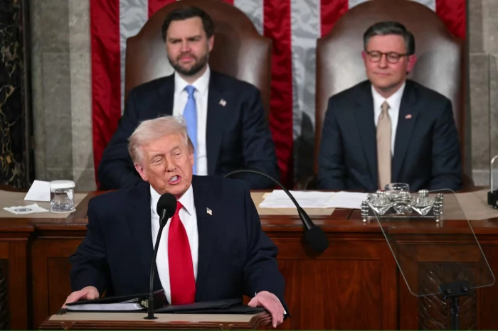 ترمب: إيران تطور صواريخ قادرة على الوصول لأمريكا.. وهذا هو خياري المفضل للتعامل معهم