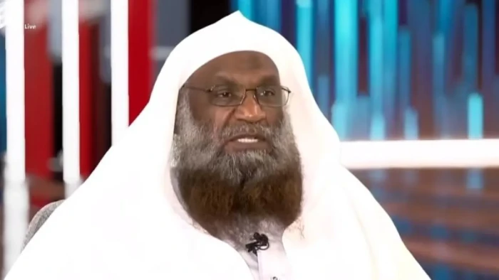 الداعية عادل الكلباني: افتريت على النبي في خطبة وأبرأ إلى الله