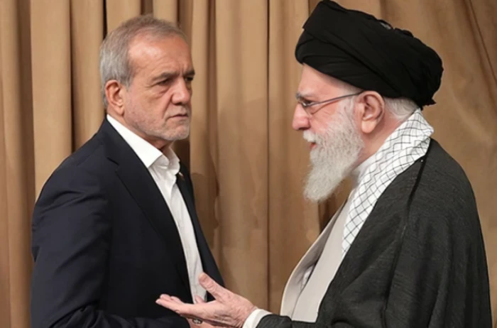 مسؤول إسرائيلي يعلن: خامنئي وبزشكيان هدف للضربات