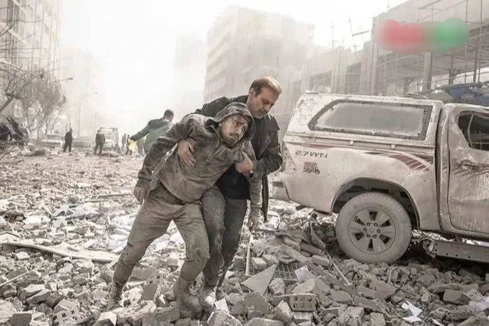 بالصور.. إصابات وتدمير هائل بعد ضرب أحياء «البسيج» في طهران