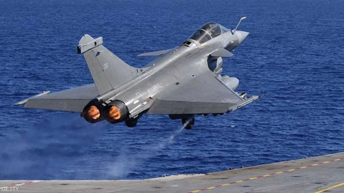 فرنسا تعلن السماح للطائرات الأمريكية باستخدام قواعدها في الشرق الأوسط