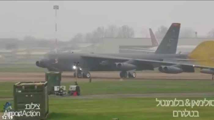 بالفيديو.. لحظة وصول 3 قاذفات أمريكية «B-52» إلى قاعدة سلاح الجو البريطاني استعدادًا لشن ضربات مكثفة على إيران