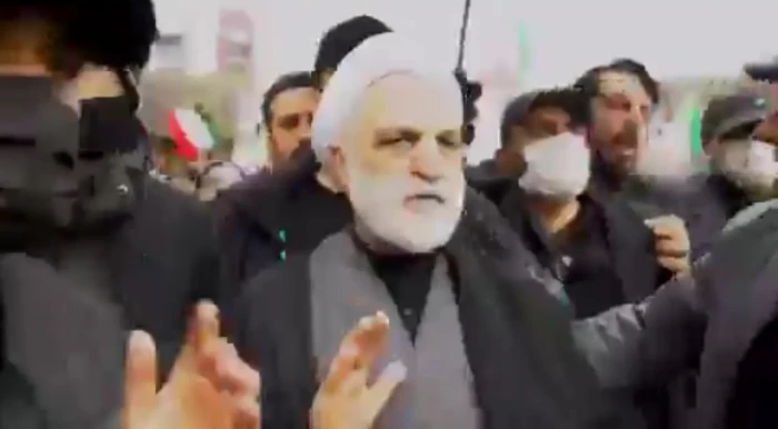 بالفيديو.. إسرائيل تنفذ غارة جوية أثناء حديث رئيس السلطة القضائية الإيرانية لوسائل الإعلام