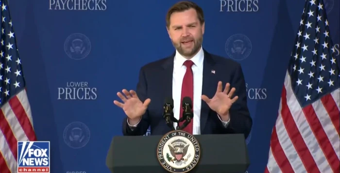 بالفيديو.. نائب ترامب:‏الرئيس أكثر شخص متسرع قابلته في حياتي…إنه يضغط باستمرار على دواسة الوقود