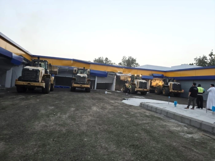 بالصور: إزالة تعديات على أرض حكومية بمساحة تتجاوز 74 ألف متر مربع بحي الأجواد