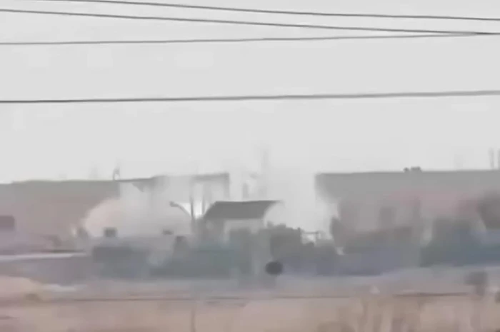 بالفيديو.. استهداف مقر للحشد الشعبي بضربة جوية في مدينة القائم بالعراق