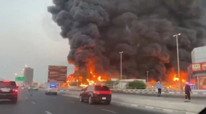 بالفديو.. مسيرة إيرانية تستهدف خزانات وقود قرب مطار دبي واندلاع حرائق ضخمة