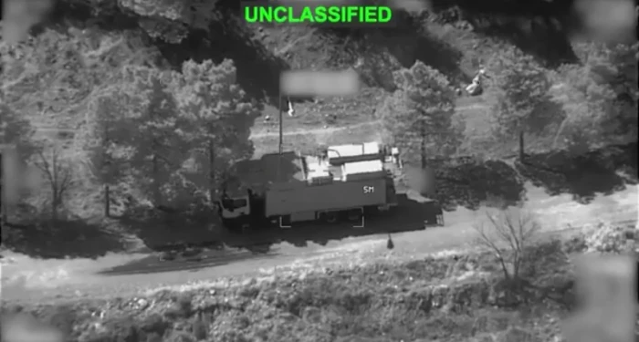 بالفيديو: لحظة استهداف سلاح الجو الأمريكي لمنصات صواريخ إيرانية أثناء محاولة إخفائها