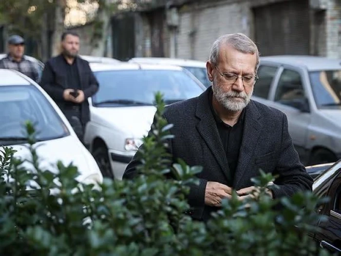 نيويورك تايمز: المسؤولون الإيرانيون يشعرون بالذعر على سلامتهم بعد اغتيال علي لاريجاني