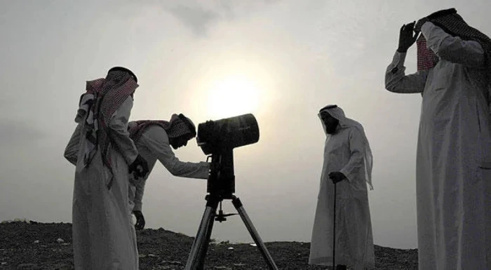 الكشف عن مدى إمكانية رؤية الهلال في مراصد سدير وتمير وعرعر والحريق