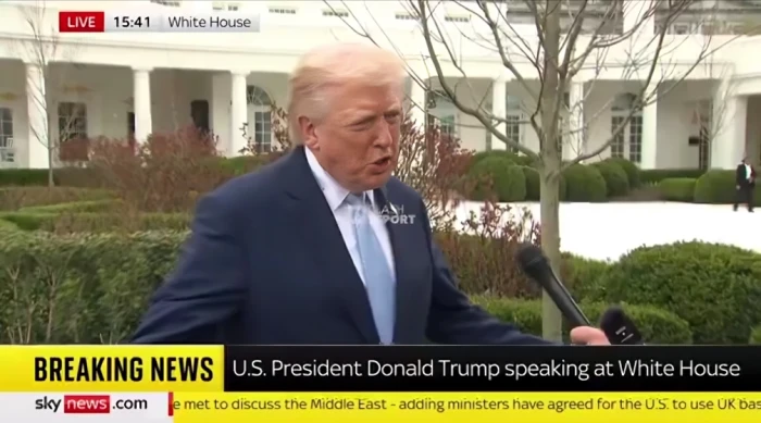 "لسنا بحاجة إليه".. بالفيديو: ترامب يرد على سؤال بشأن إعادة فتح مضيق هرمز