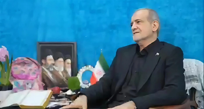 "البعض شبهه بالأيام الأخيرة لصدام حسين".. بالفيديو.. الرئيس الإيراني يظهر في غرفة معزولة ومختبئا يوجه كلمة للشعب!