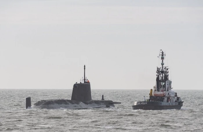 بانتظار تصاعد النزاع مع إيران.. وصول غواصة نووية بريطانية إلى بحر العرب