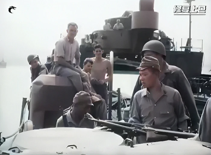 بعد الاستسلام.. فيديو نادر يوثق كيف جُرّدت اليابان من سلاحها بالكامل عام 1945