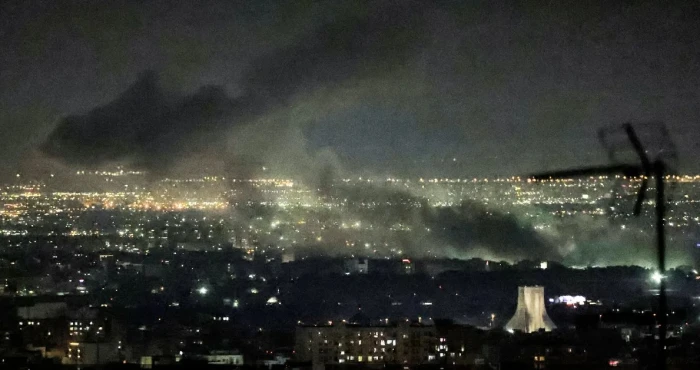 طهران على صفيح ساخن.. ضربات إسرائيلية تستهدف مواقع داخل إيران