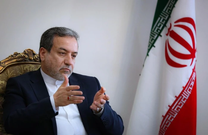 عراقجي يحسم الجدل بشأن وجود مفاوضات مع الجانب الأمريكي لوقف الحرب