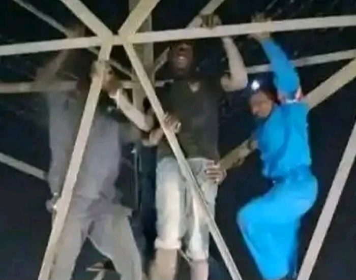 بالصور: قصة “عبير والشاب العاشق ” تشعل أزمة فوق برج كهرباء في أم درمان بالسودان