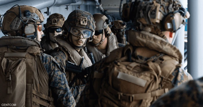 طبول الحرب تُقرع.. تقارير تكشف عن تطور مفاجئ بشأن خطط البنتاغون لتنفيذ عمليات برية في إيران