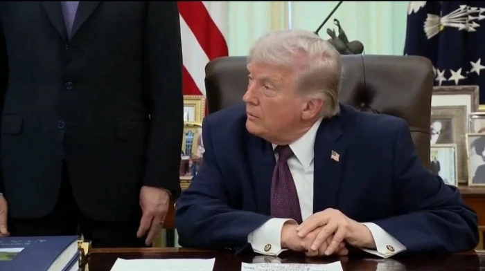 ببنادق الخرز؟ …  بالفيديو.. ترامب يسخر من تهديد إيران باستهداف الشركات الأمريكية