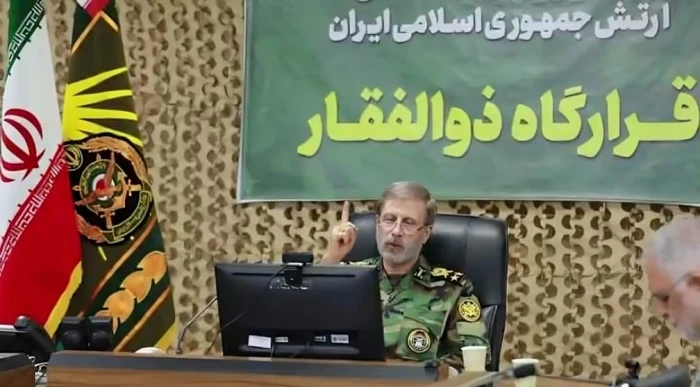 أثناء اجتماعه مع قادة الجيش عن بعد.. بالفيديو.. ‏قائد الجيش الإيراني: إذا شنّ العدو عملية برية على إيران فلن ينجو منهم أحد