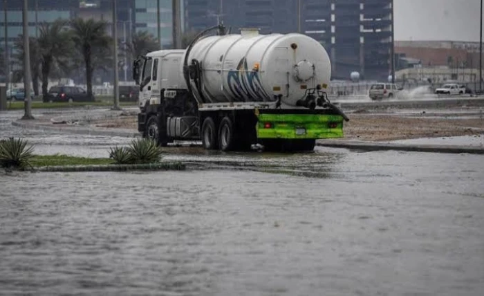 الأرصاد تكشف حالة الطقس المتوقعة اليوم: أمطار رعدية ورياح نشطة على هذه المناطق!