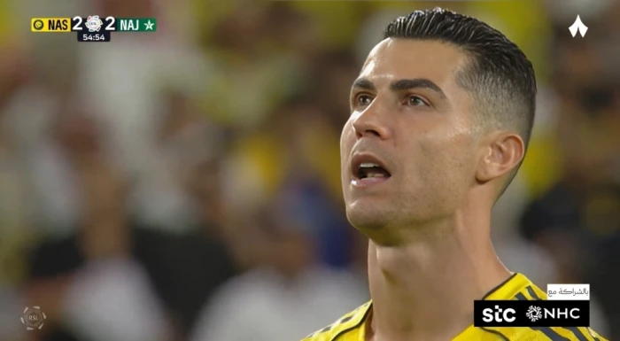 هل قال "بسم الله".. بالفيديو: رونالدو يثير الجدل بعد تمتمه بكلمات قبل تسجيله الهدف الثالث في مرمى النجمة