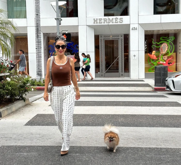 صور جديدة .. «ابنة وحفيدة» شقيقة قاسم سليماني تعيشان حياة الرفاهية في أمريكا