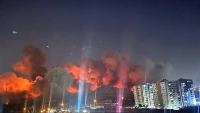 قبل انتهاء مهلة ترمب.. انفجارات عنيفة في طهران وكرج وأصفهان وشيراز