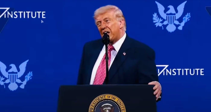 ترامب: نجري مفاوضات ساخنة مع إيران.. والرد قريب