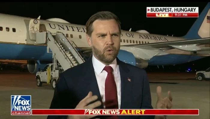 بالفيديو.. نائب الرئيس الأمريكي يسخر من الإيرانيين: مقترح الـ10 نقاط كُتب بـ“شات جي بي تي” وتم رميه بالقمامة