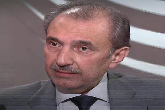 هل سقط النظام الإيراني؟.. بالفيديو: سياسي عراقي يجيب ويكشف من يتخذون القرارات حاليًا في إيران