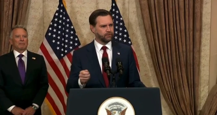 بالفيديو: نائب الرئيس الأمريكي يعلن رسميا فشل المحادثات مع إيران ويغادر المؤتمر الصحفي