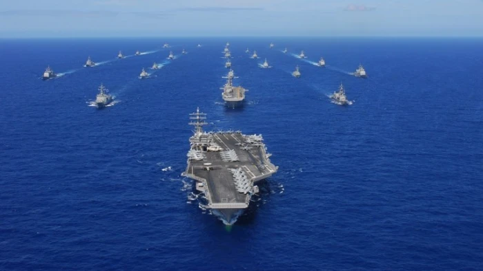 بين كاسحات الألغام والمدمرات.. الكشف عن التعزيزات العسكرية الأمريكية الجديدة لحصار مضيق هرمز