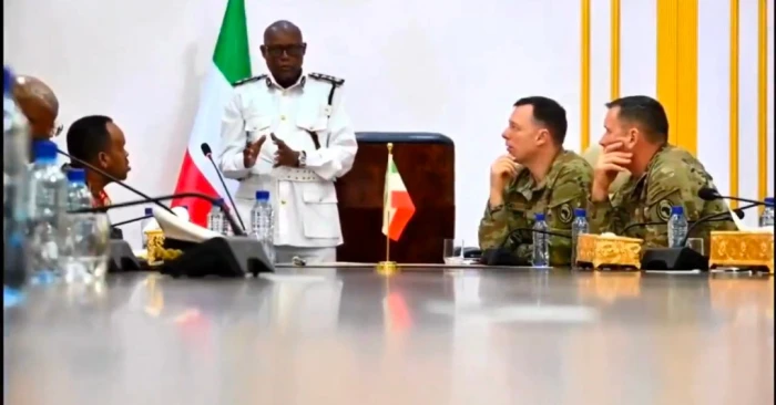 بالفيديو: وصول وفد عسكري  أمريكي  رفيع المستوى إلى أرض الصومال.. وكشف الهدف من الزيارة