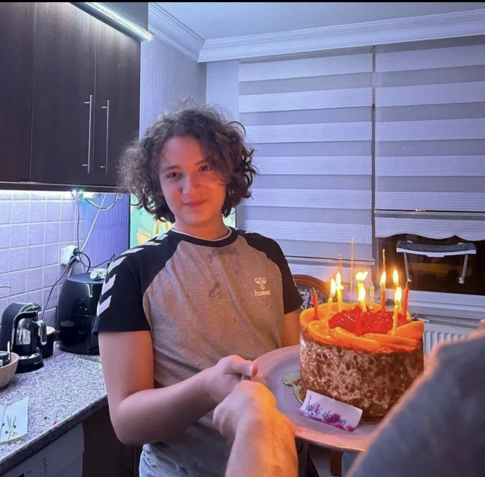 أول صورة لمنفّذ الهجوم المسلح على مدرسة في كهرمان مرعش في تركيا.. ومفاجأة بشأن مهنة والده