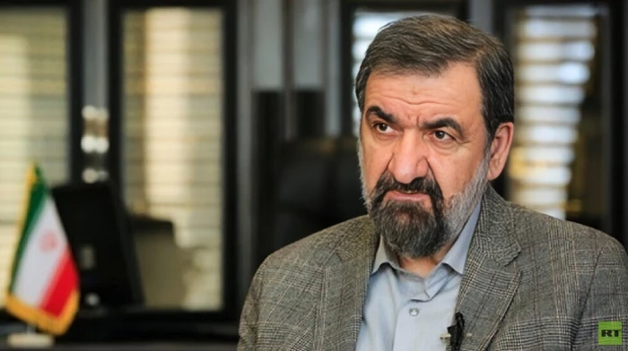 مضيق هرمز على صفيح ساخن.. مستشار خامنئي يتوعد بإغراق السفن الأميركية واحتجاز رهائن