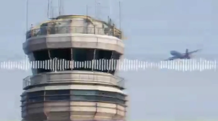 بالفيديو.. تصرف غريب من طيّارين أمريكيين أثناء اقترابهما من الهبوط فوق مطار بواشنطن وفتح تحقيق معهما