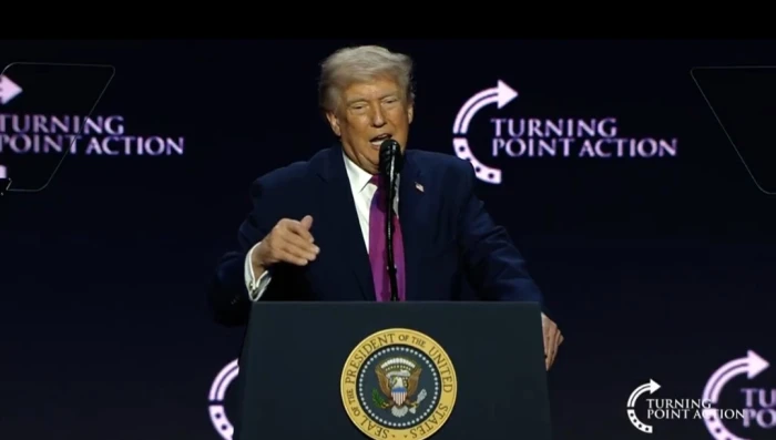 "باستخدام حفارات".. بالفيديو.. ترامب يكشف كيف ستستخرج الولايات المتحدة اليورانيوم المخصب من إيران