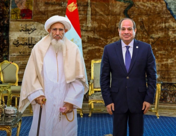 الرئيس المصري يستقبل مفضل سيف الدين سلطان طائفة البهرة!