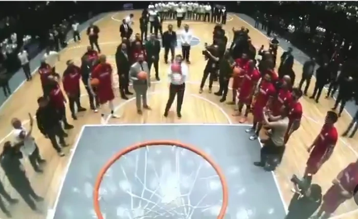 بالفيديو: الرئيس السوري أحمد الشرع يلعب كرة السلة خلال افتتاح الصالة الرياضية في دمشق