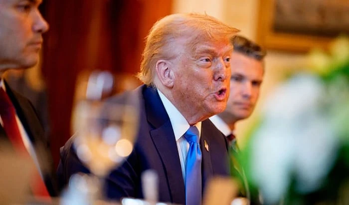 بالفيديو.. أول تعليق من ترامب بعد اعتراض سفينة قادمة من الصين تحمل مواد لصنع صواريخ باليستية قبل وصولها إلى إيران