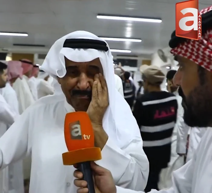 "أنا دايماً أقولها الكتف اليمين انكسر".. بالفيديو: لحظة انهيار الفنان الكويتي محمد جابر حزنا على وفاة حياة الفهد