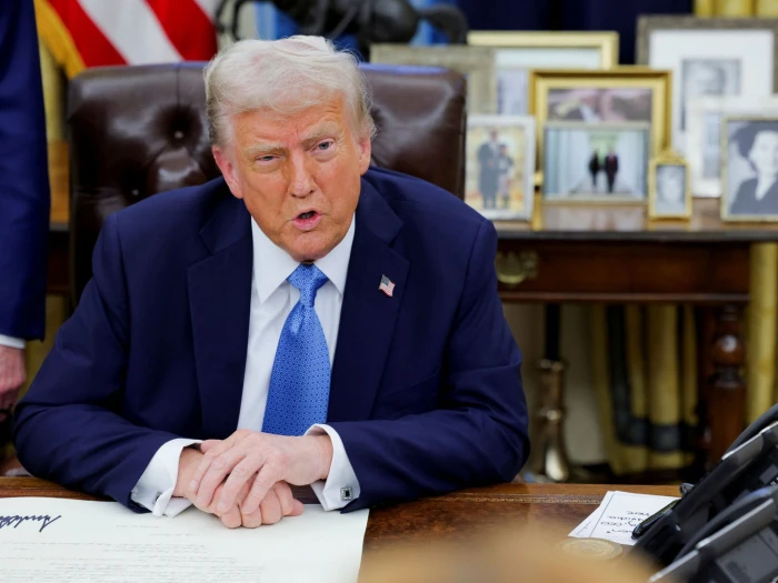 ترمب: إيران تتوسل لفك الحصار على مضيق هرمز لإنقاذ خسائرها التي تبلغ 500 مليون دولار يوميا