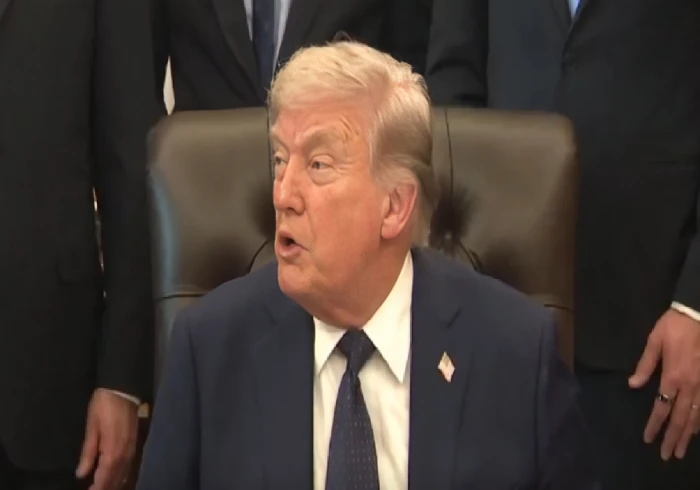 بالفيديو.. مراسل ل "ترامب": "بخصوص الحرب مع إيران إلى متى أنت مستعد للانتظار؟".. والرئيس الأمريكي يفاجئه بالرد