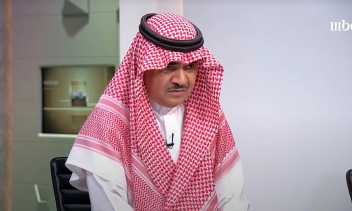 بالفيديو: إعلامي سابق يعترض على  وصف مشاهير سناب بالإعلاميين ..ويعلق: الإعلام مهنة لها ضوابط.. وليس تسوّلًا!